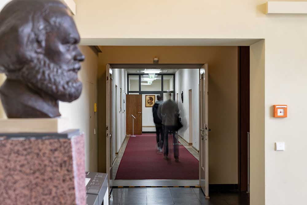 Besucher in der historischen Ministeretage